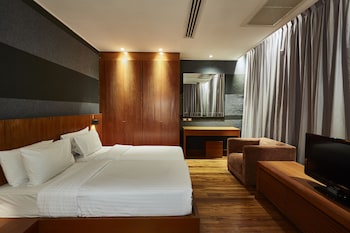 luxx langsuan hotel