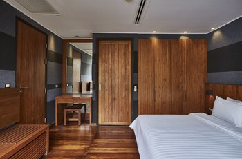 luxx langsuan hotel