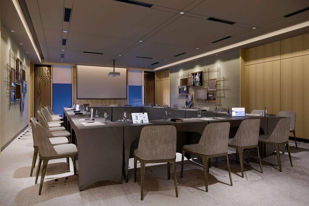 mercure tangerang centre