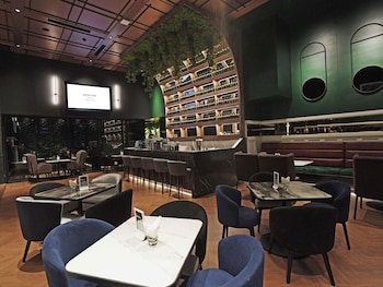 mercure tangerang centre