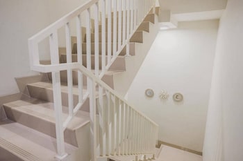 reddoorz plus near soekarno hatta airport taman mahkota