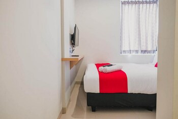 reddoorz plus near soekarno hatta airport taman mahkota