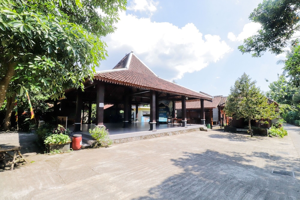 omah rohadi syariah by ndalem beong