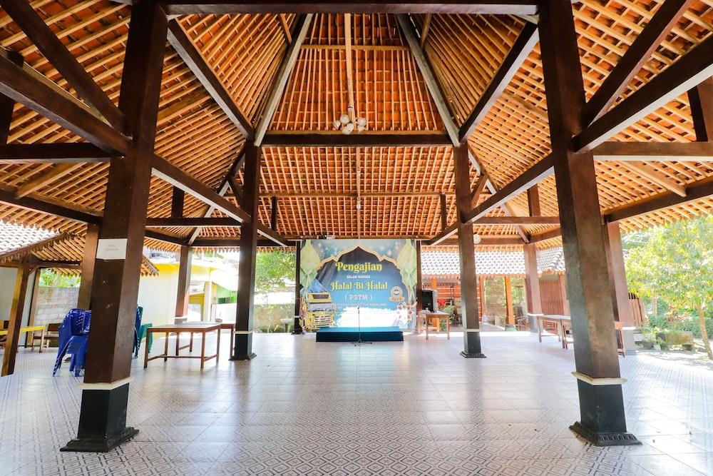 omah rohadi syariah by ndalem beong