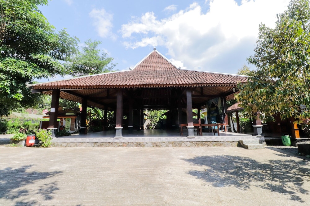 omah rohadi syariah by ndalem beong