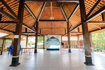 omah rohadi syariah by ndalem beong