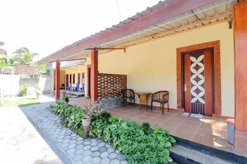 omah rohadi syariah by ndalem beong