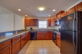 americana condos 10th street