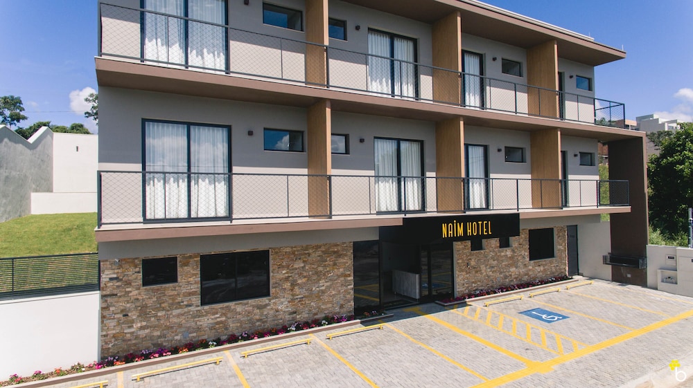 naim hotel