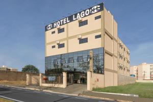 hotel lago araras
