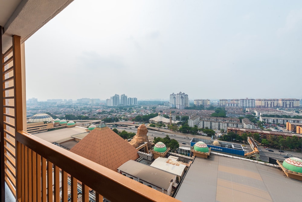 exclusive sunway resort suite by albert