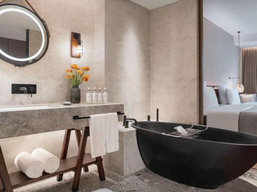 dongfengyun hotel mile mgallery