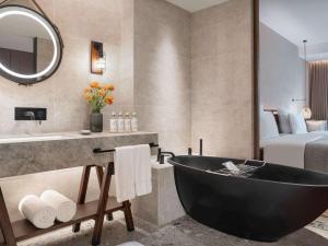 dongfengyun hotel mile mgallery