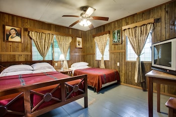 Midas Belize,Santa Familia>>San Ignacio,2.5 star