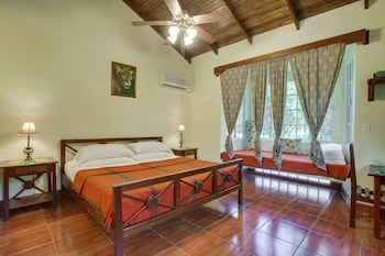 Midas Belize,Santa Familia>>San Ignacio,2.5 star