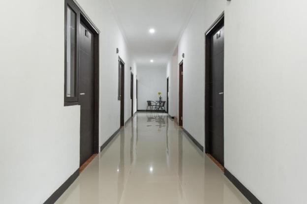 reddoorz plus near trans studio cibubur 2