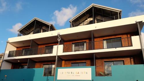 hotel le terre sainte
