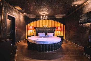 ruby rooms kifisia