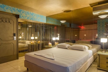 ruby rooms kifisia