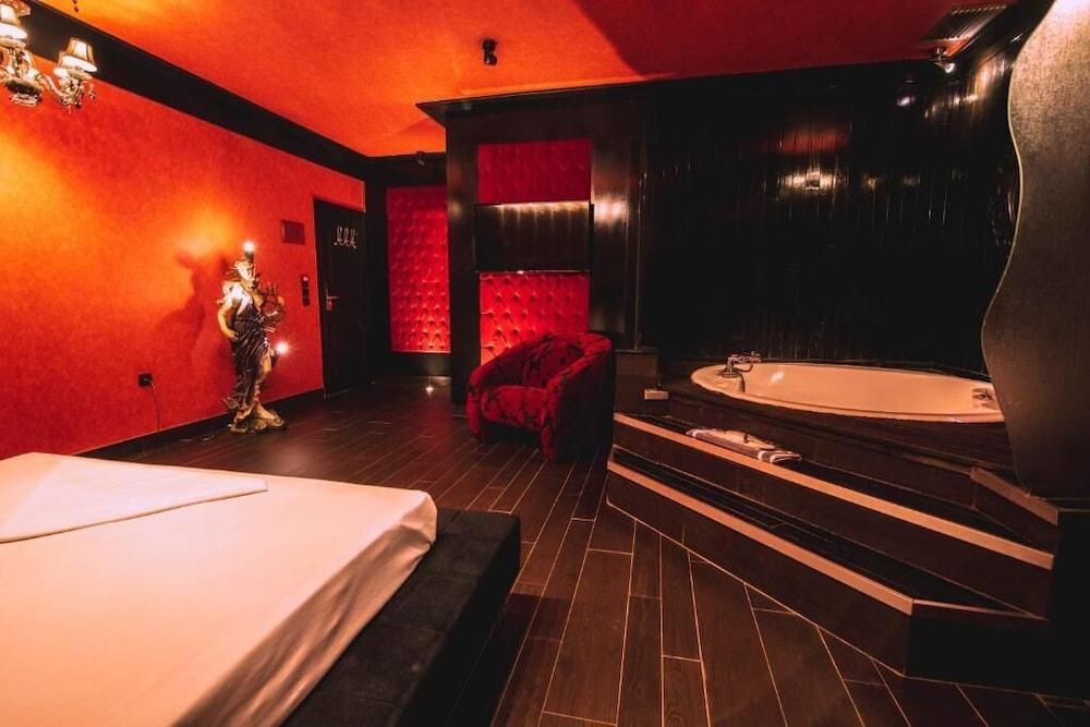 ruby rooms kifisia