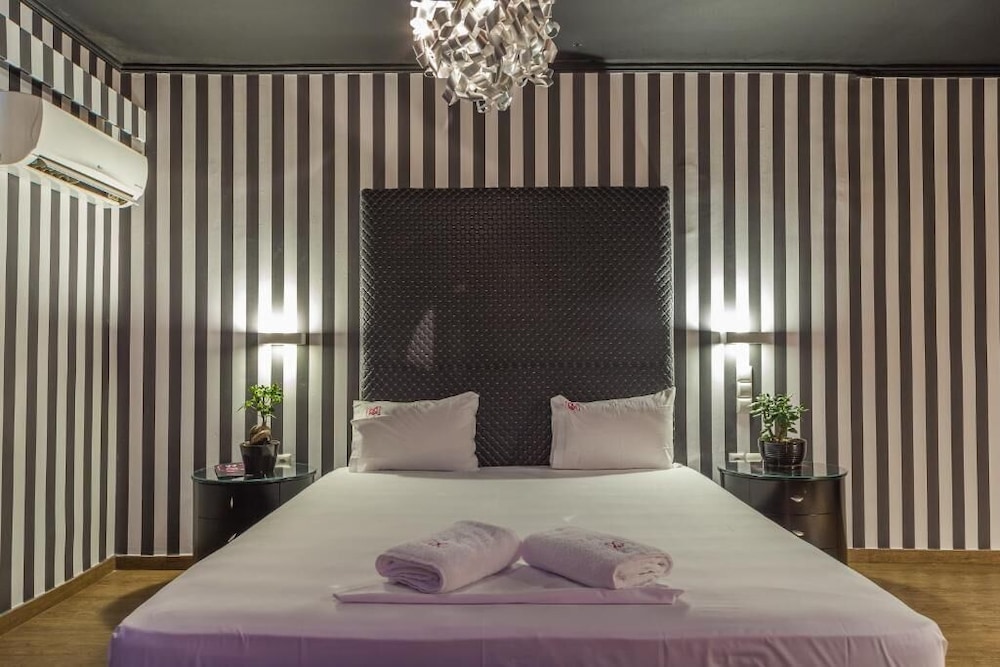 ruby rooms kifisia