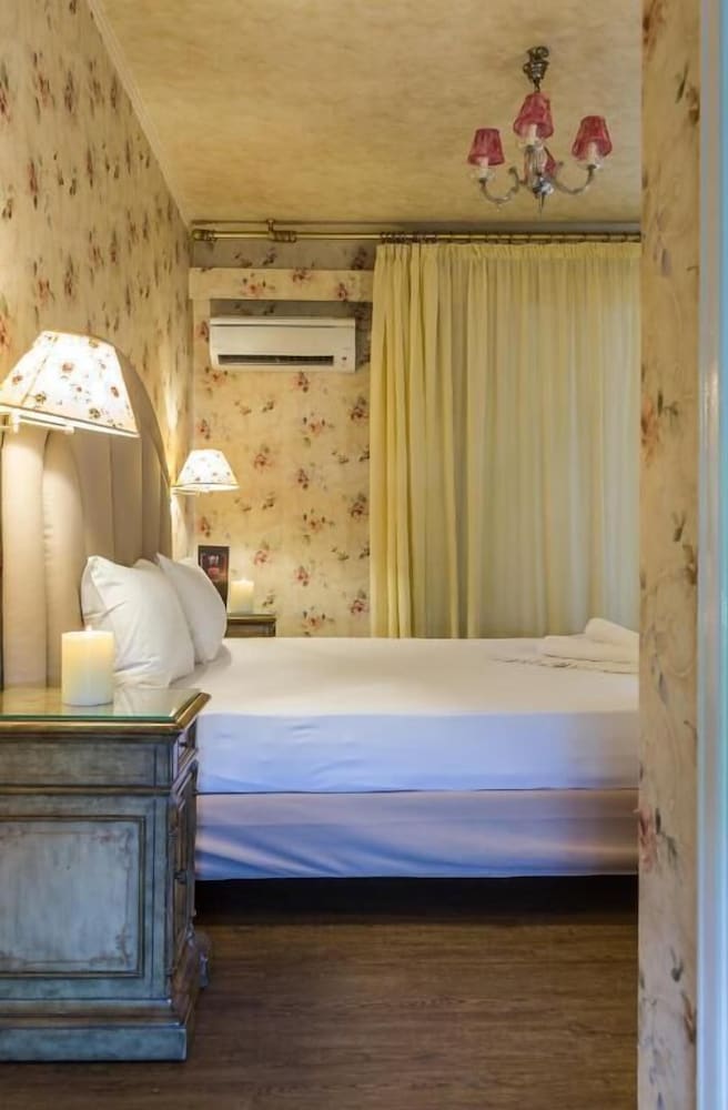ruby rooms kifisia
