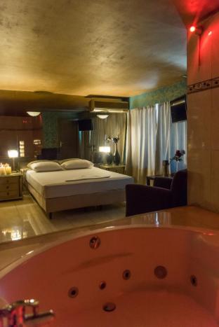 ruby rooms kifisia