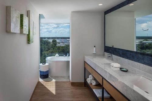 hilton garden inn cancun airport