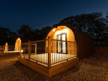weedingshall lodges