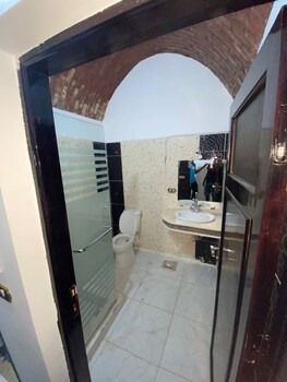 king nubian guest house