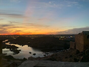 king nubian guest house
