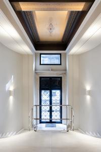 33 Solonos Suites,,1 star