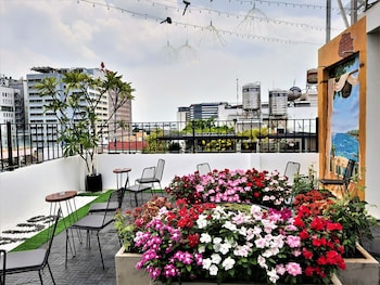 the mars hotel saigon airport