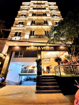 the mars hotel saigon airport
