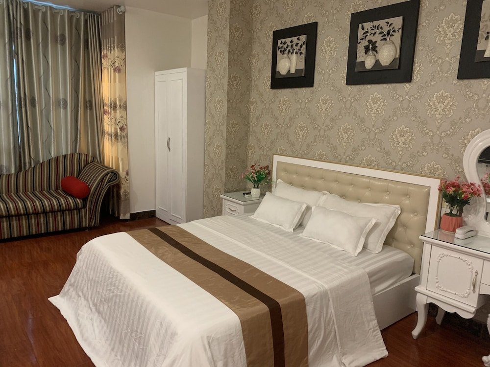 nhat ly hotel
