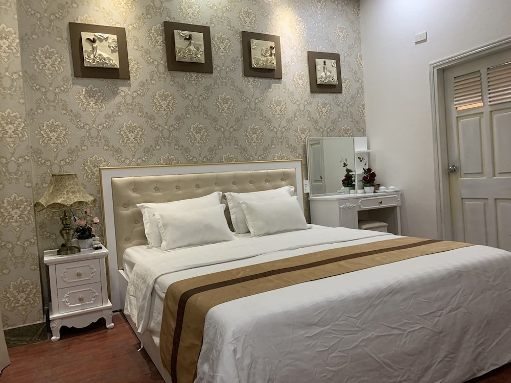 nhat ly hotel