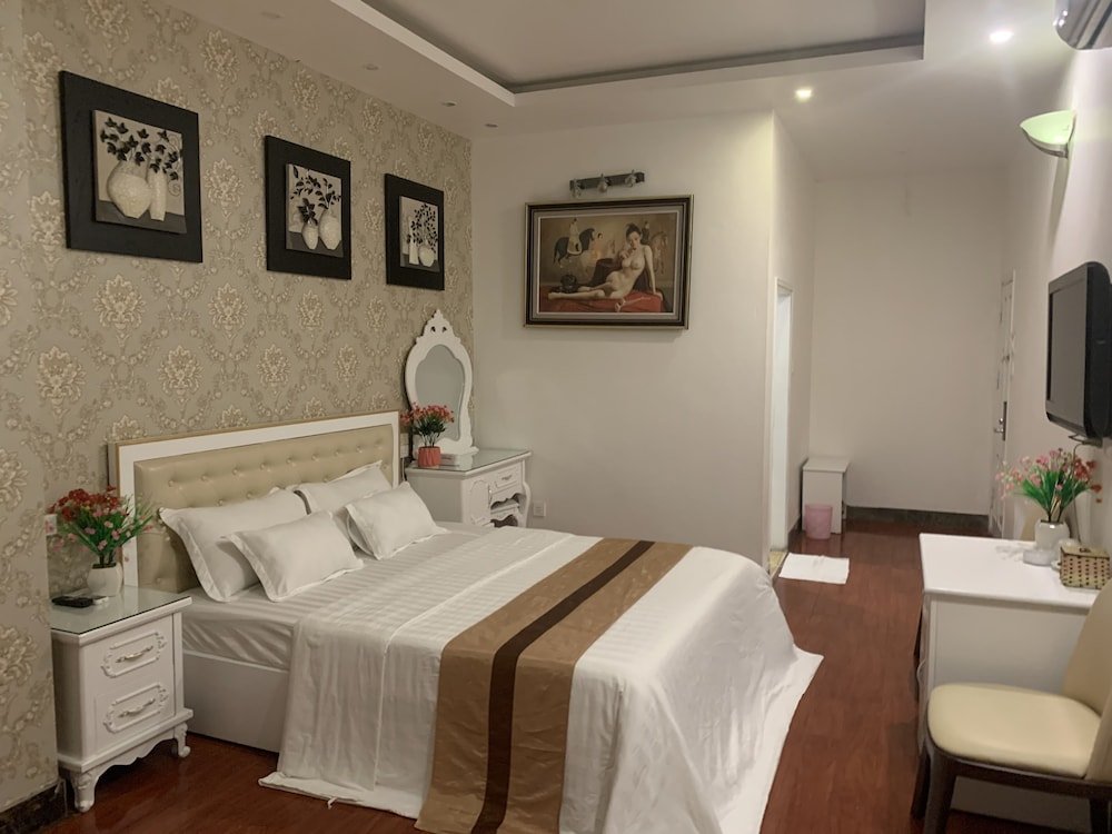 nhat ly hotel