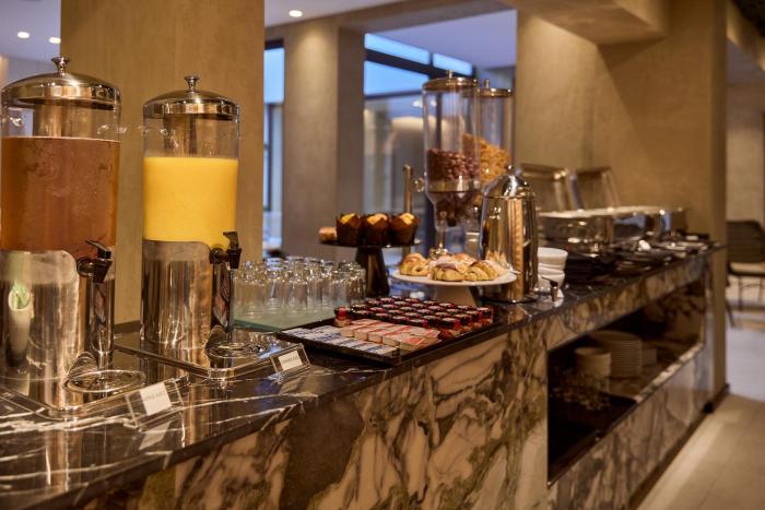 omid saldanha hotel