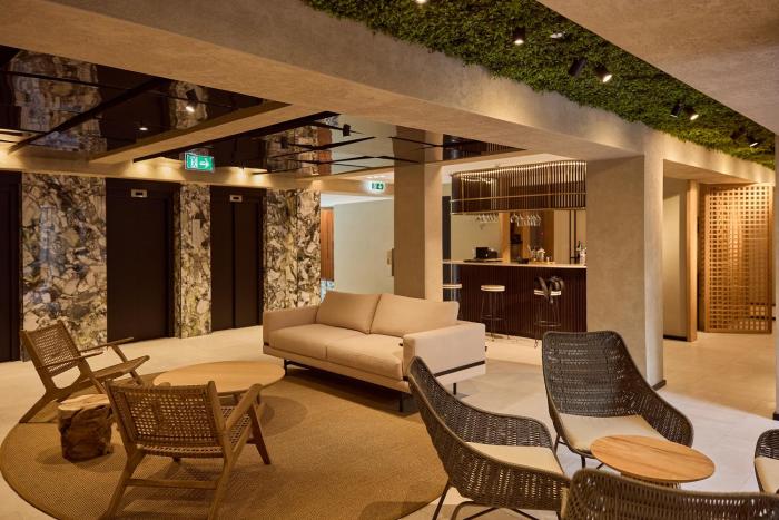 omid saldanha hotel