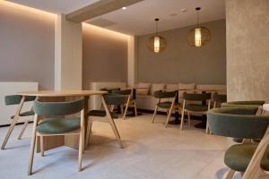 omid saldanha hotel