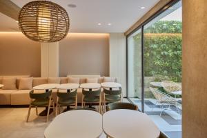 omid saldanha hotel