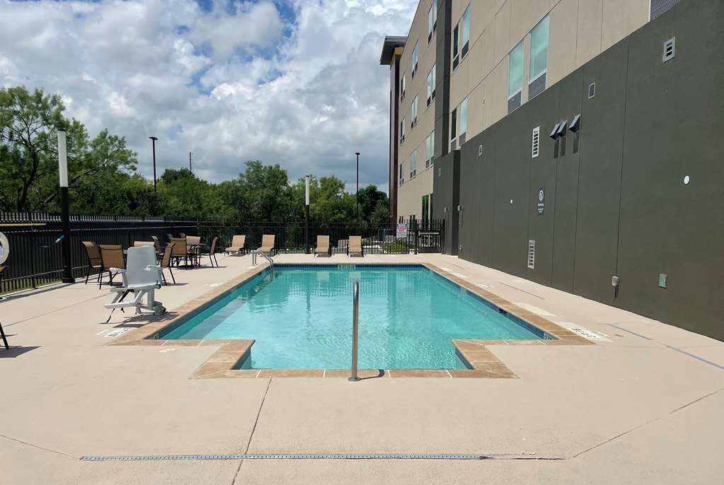 la quinta inn and suites by wyndham san antonio seaworld lafb