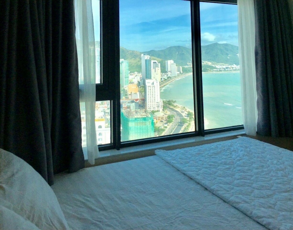 hqh sea view apartment