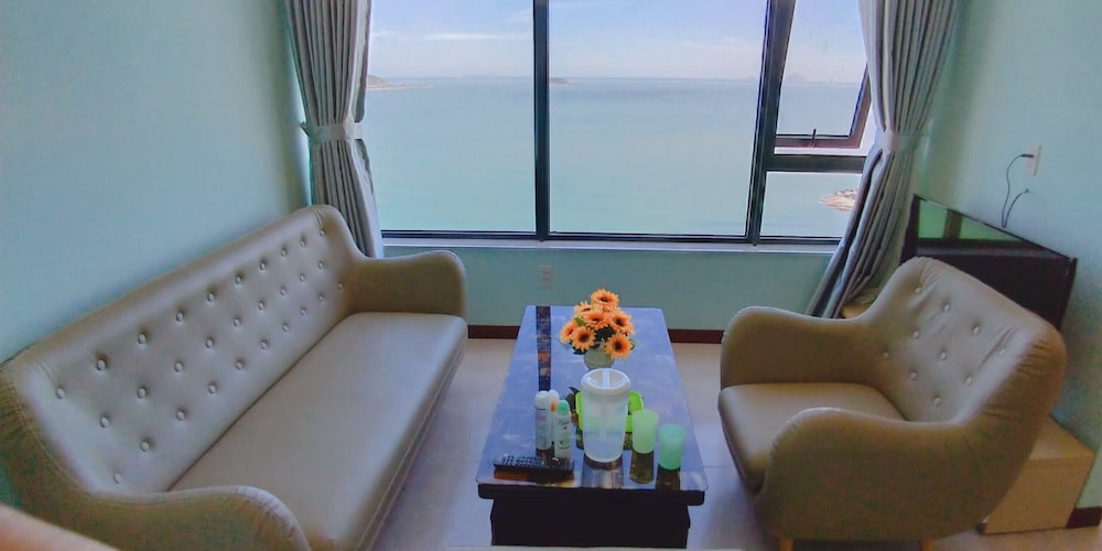 hqh sea view apartment