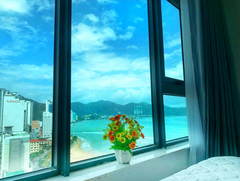 hqh sea view apartment