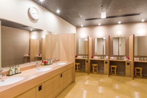 the qube hotel chiba