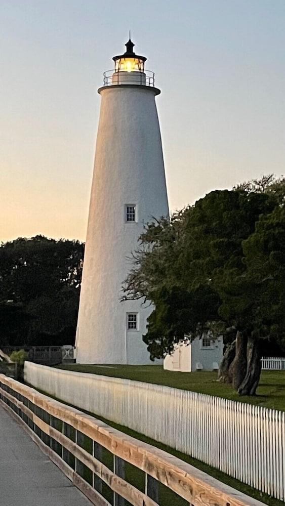 pony island inn