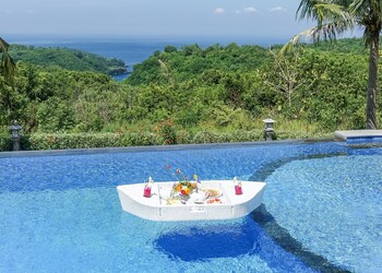 penida sunset ocean view bungalows