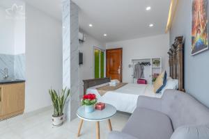 the lake view west lake lotus