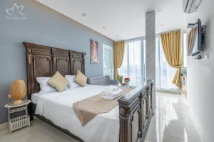 the lake view west lake lotus